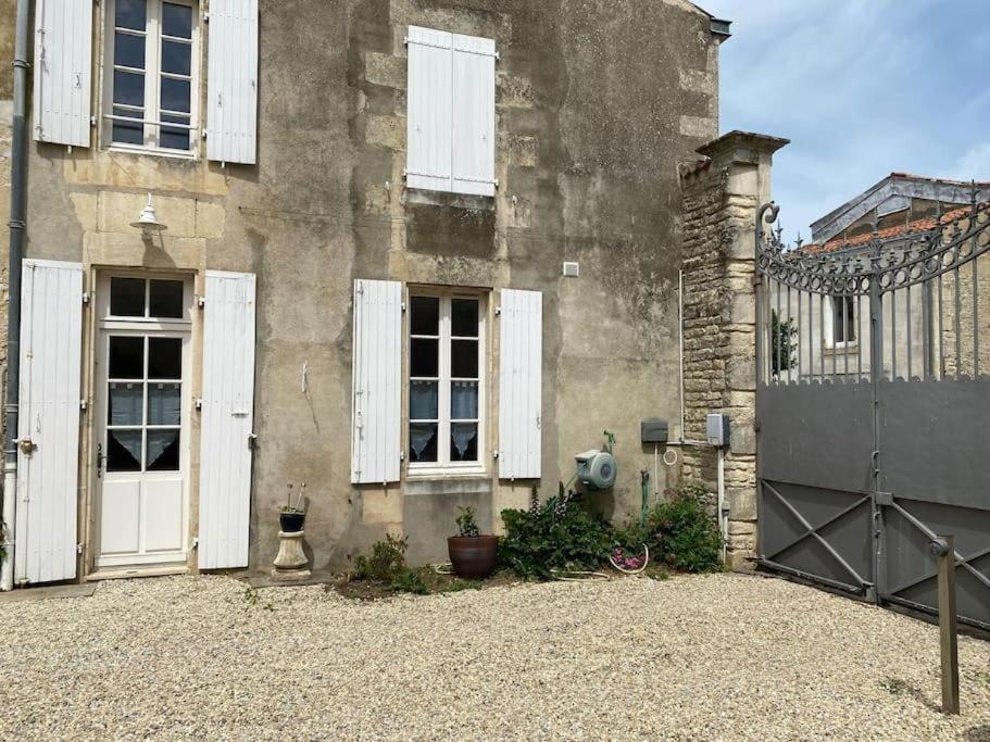 Bed and Breakfast Le Puits Sainte Claire Courçon Exterior foto